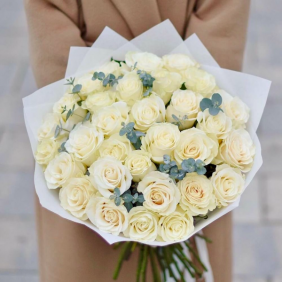  Belek Blumenlieferung Strauß aus 35 weißen Rosen