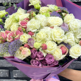  Belek Florist Fliederstrauß Rose Lisyantus