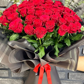  Belek Florist 51 Red Rose Bouquet